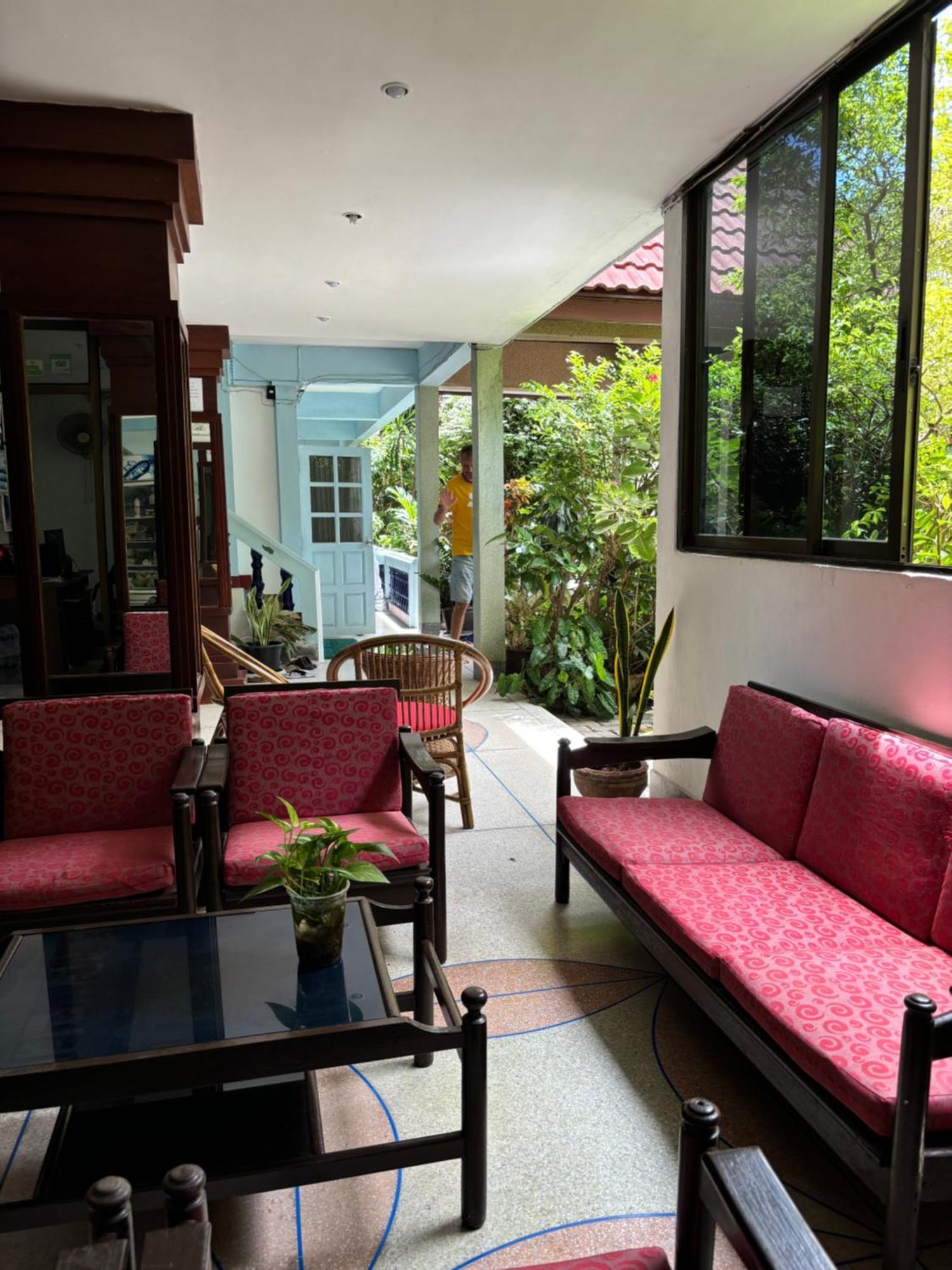บอนนี่ โรงแรม Lamai Beach (Koh Samui)