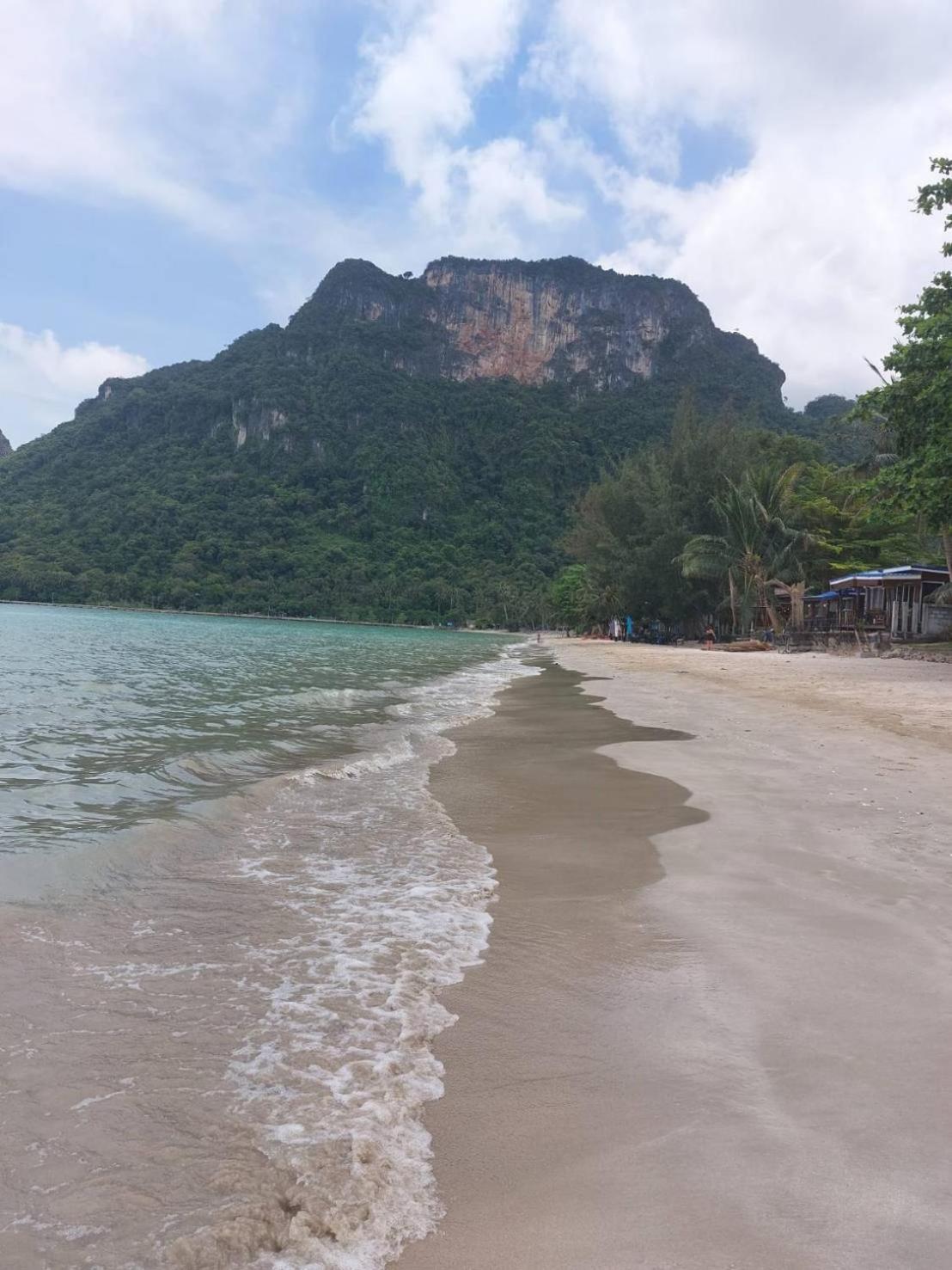 บอนนี่ โรงแรม Lamai Beach (Koh Samui)